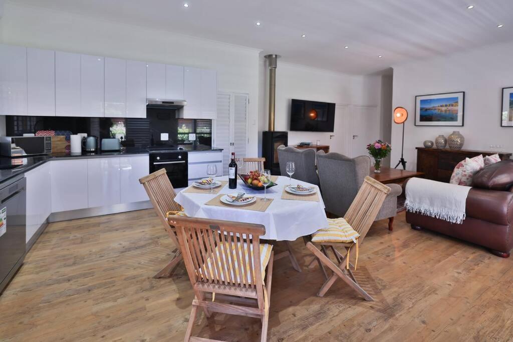 Garten Wohnung Mit Pool, 2 Schlafzimmer Κέιπ Τάουν Εξωτερικό φωτογραφία