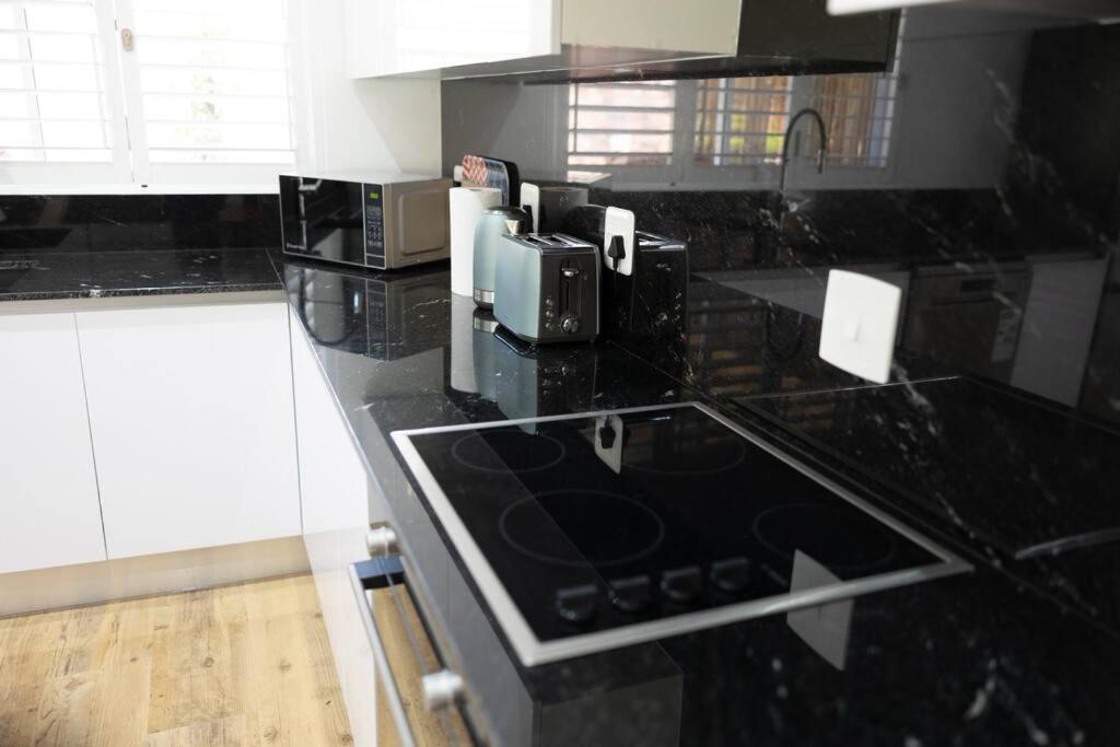 Garten Wohnung Mit Pool, 2 Schlafzimmer Κέιπ Τάουν Εξωτερικό φωτογραφία